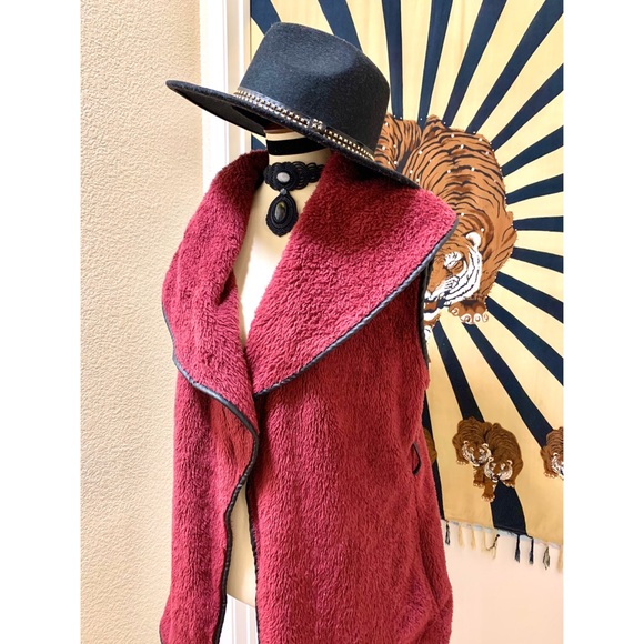 🌈 Beautiful Vogue polar vest - Picture 8 of 8